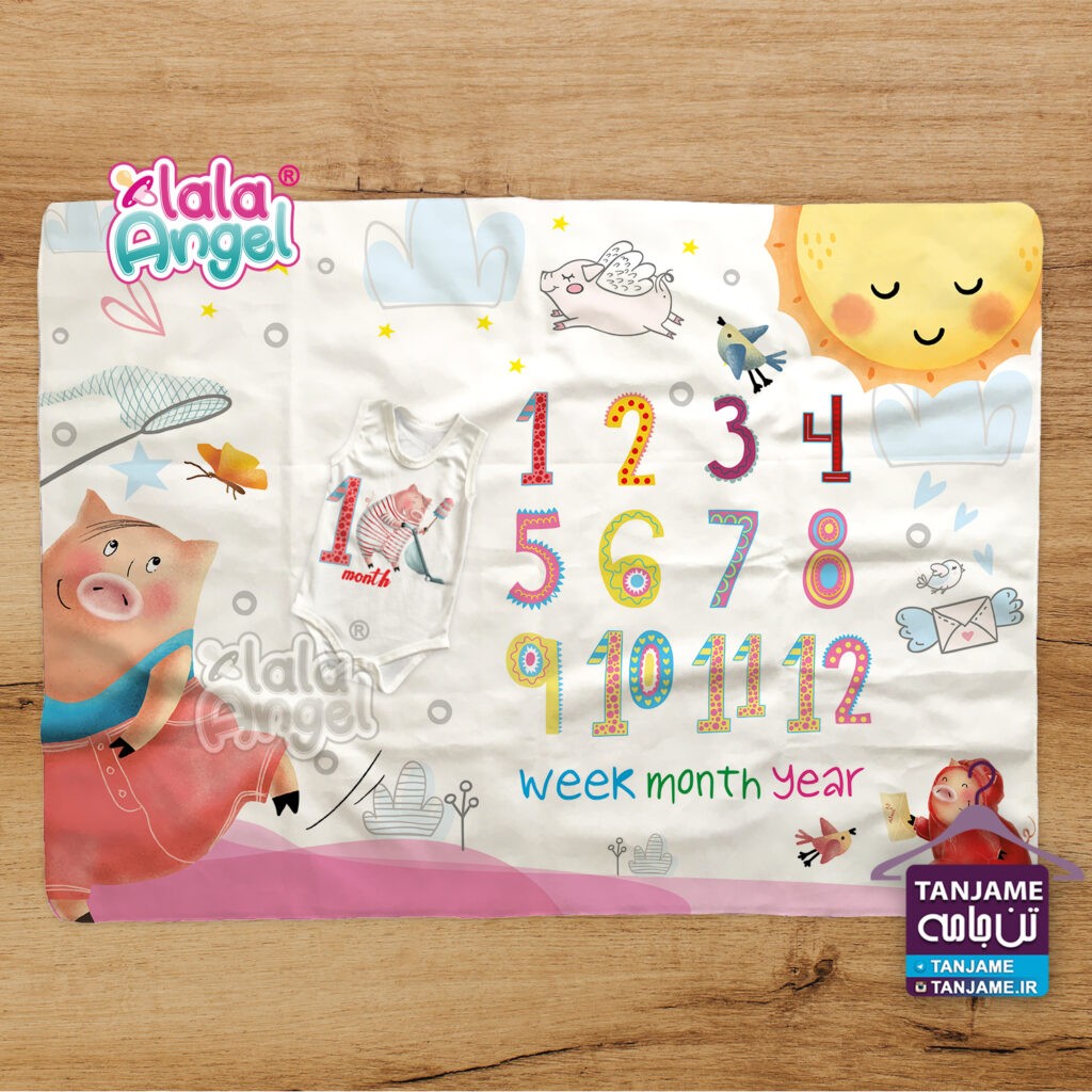 پارچه ماهگرد نوزاد مخصوص عکاسی ماه به ماه و یا هفته به هفته از نوزاد دلبند شماست، یک سال ابتدایی زندگی شیرین نوزاد تکرار نشدنی است، شما مادر و پدر گرامی می توانید با قرار دادن دلبند خود بر روی این پارچه ماهگرد خاطرات زیبا و به یاد ماندنی را ثبت کنید. جنس پارچه ماهگرد نوزاد از مخمل درجه یک می باشد، قابل شستشو بوده و حتی بعد از شستشو تحت هیچ شرایطی رنگ پارچه کمرنگ نخواهد شد، ابعاد استاندارد پارچه ماهگرد نوزاد لالاآنجل 100*140 سانتی متر می باشد تا فضای کافی برای چیدن المانهایی چون عروسک یا اسباب بازی در کنار نوزاد برای بهتر شدن عکس وجود داشته باشد. تنوع طرح های پارچه ماهگرد نوزادی لالاآنجل بیش از 100 طرح می باشد توجه داشته باشید که می توانید این محصول را در کنار یک محصول تکمیلی دیگر که در پایین صفحه و در بخش (محصولات مرتبط) آورده شده است استفاده نمایید (انتخاب با شماست).